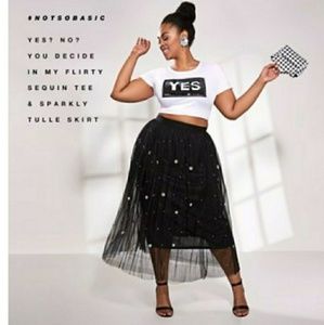 FIRM FIRM FIRM.     Skirt